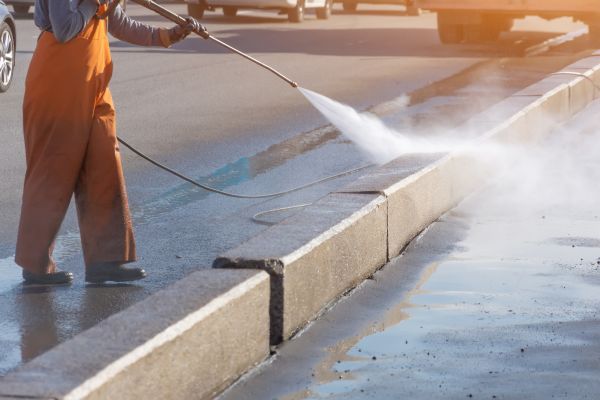 Commercial Concrete Cleaning in Honolulu