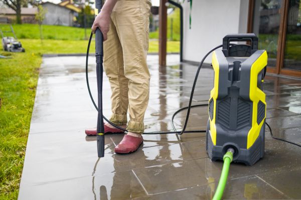 Porch Pressure Washing in Honolulu