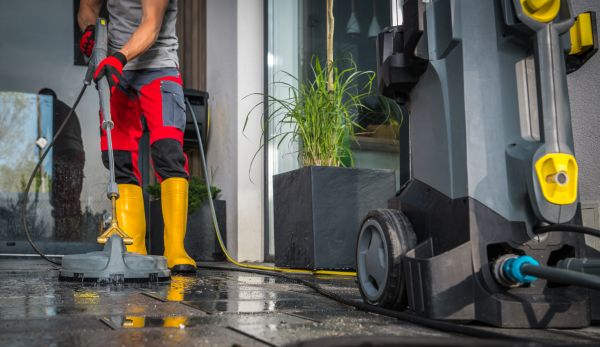 Commercial Pressure Cleaning in Honolulu