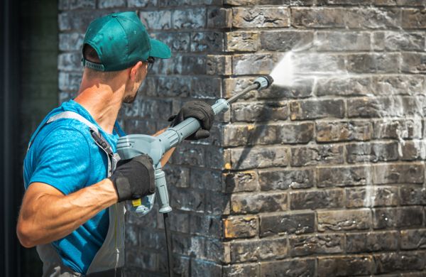 Cost of Brick Wall Washing in Honolulu