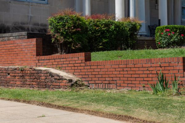 Retaining Wall Cleaning in Honolulu
