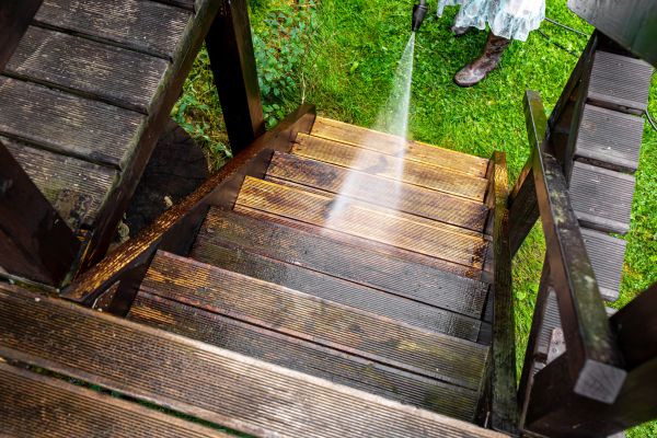 Cost of Wood Power Washing in Honolulu